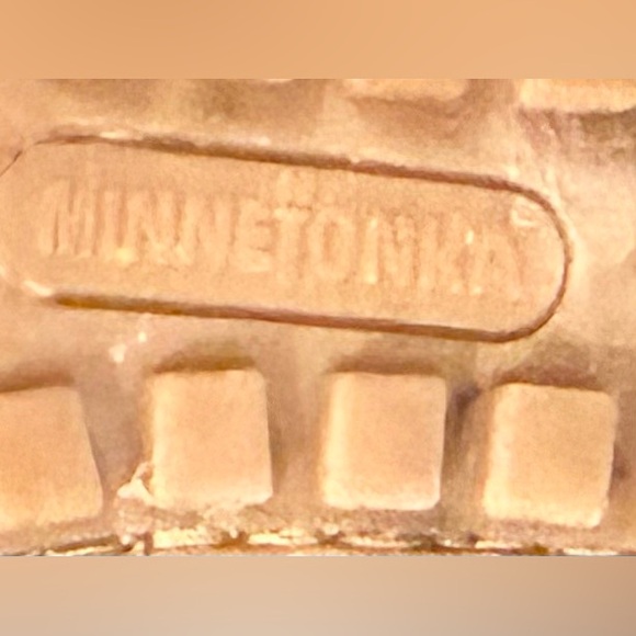 Minnetonka Suede Leather Tan Fringe Moccasin Boots Shoe or Slipper 8.5 - Picture 2 of 6